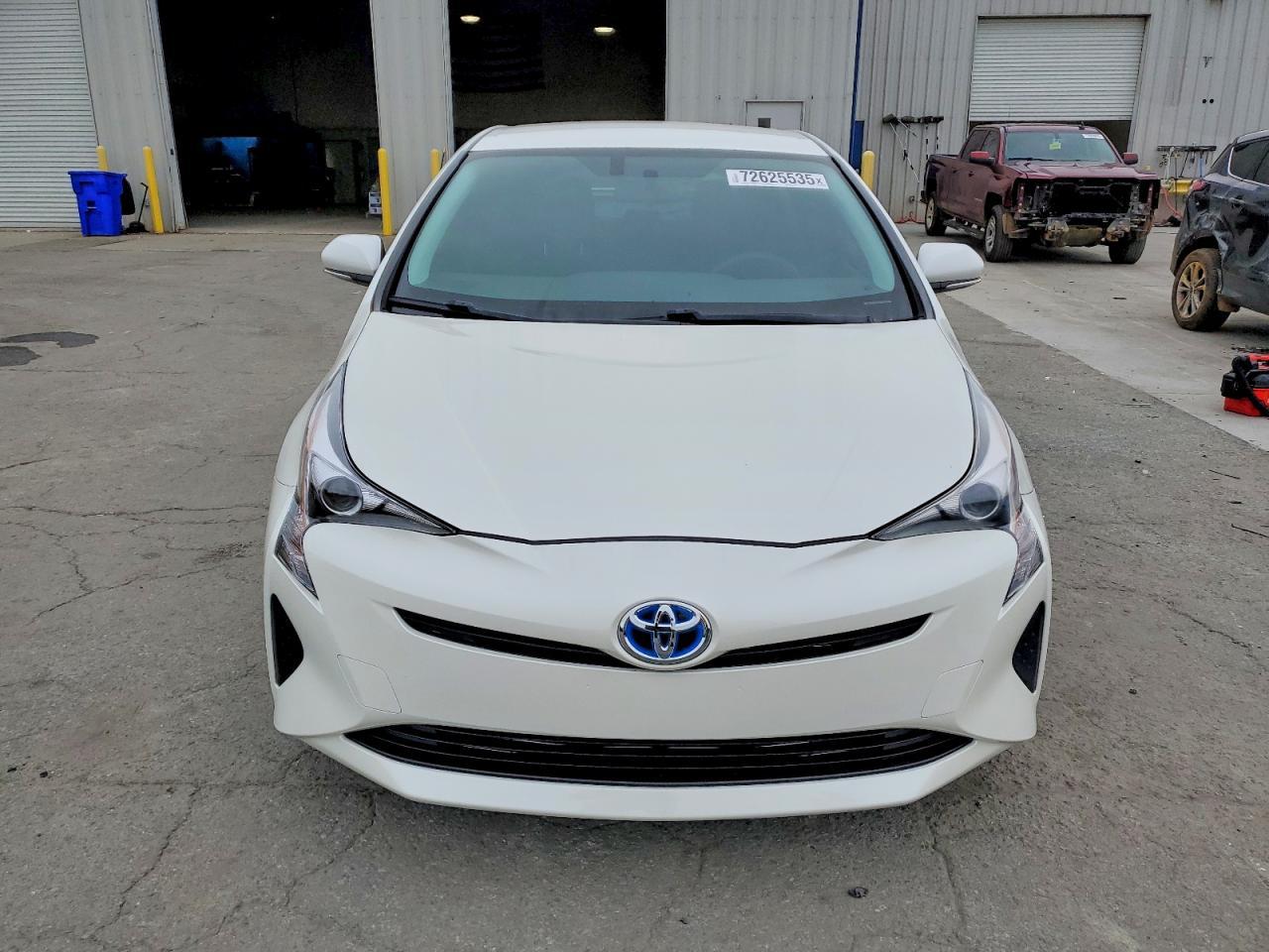 2016 Toyota Prius Two Eco - Фото 5