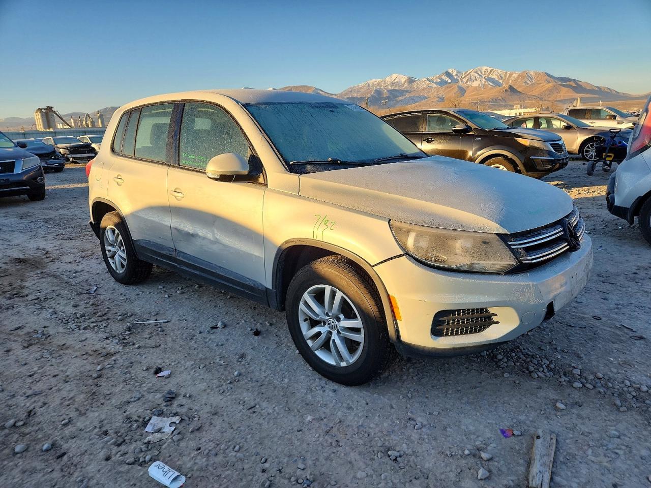 2013 Volkswagen Tiguan S - Image 4