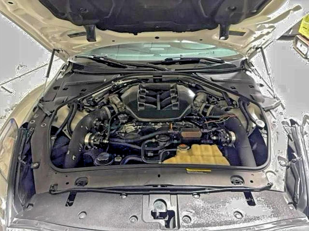 2020 Nissan Gt-R Pure - Image 7