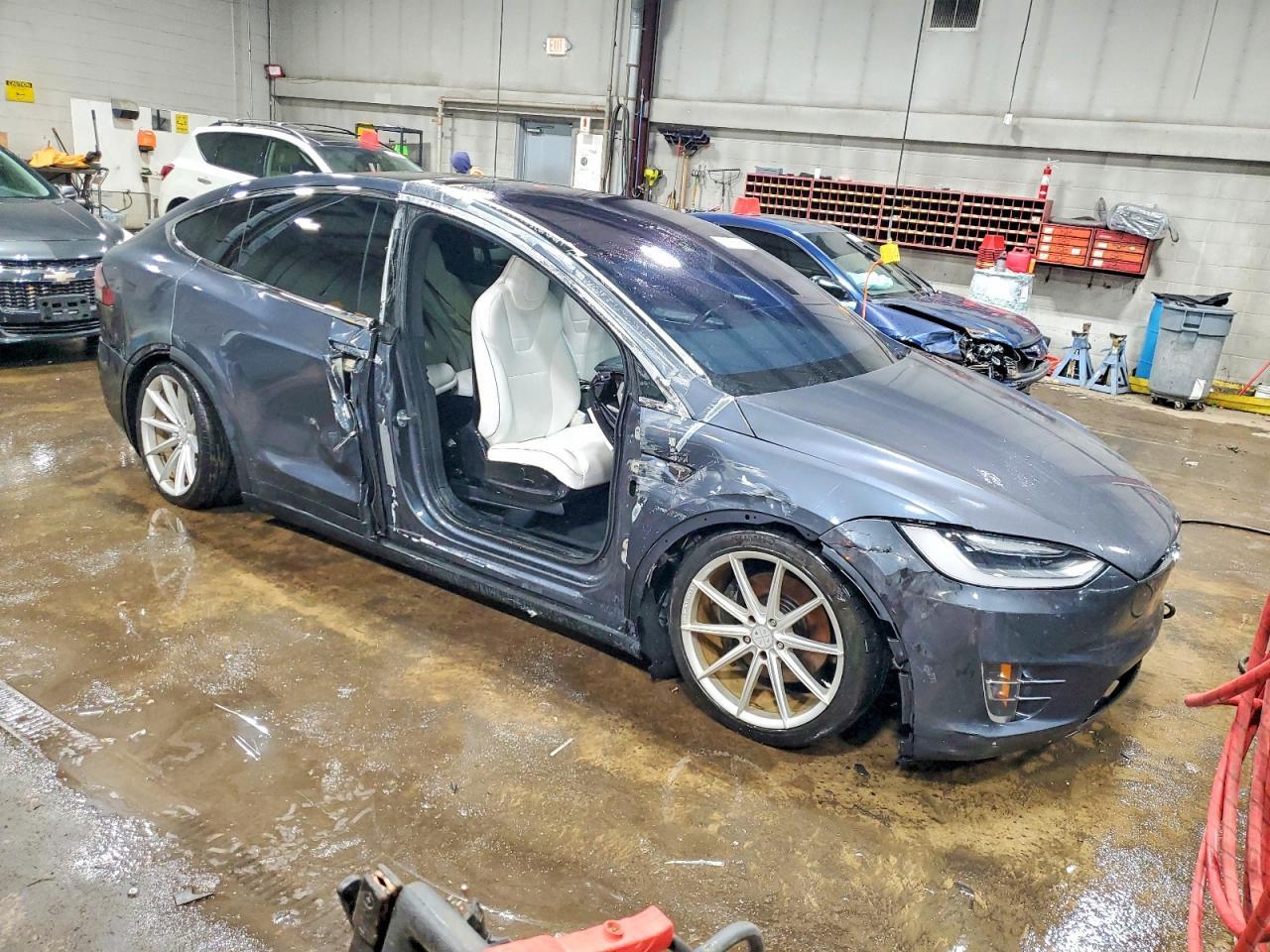 2016 Tesla Model X - Фото 4
