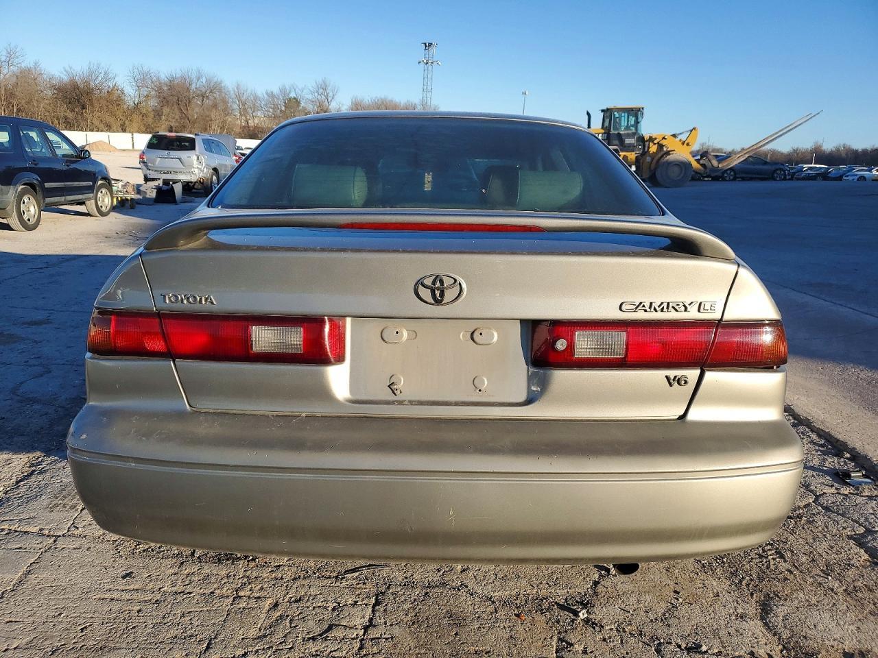 1999 Toyota Camry Le - Фото 6