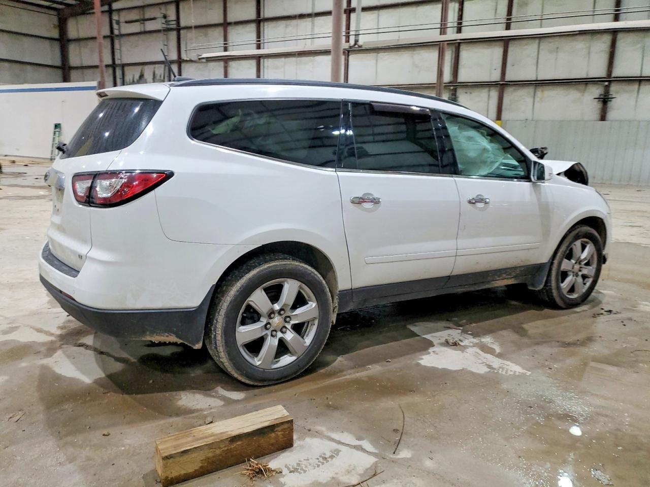 2017 Chevrolet Traverse Lt - Image 3