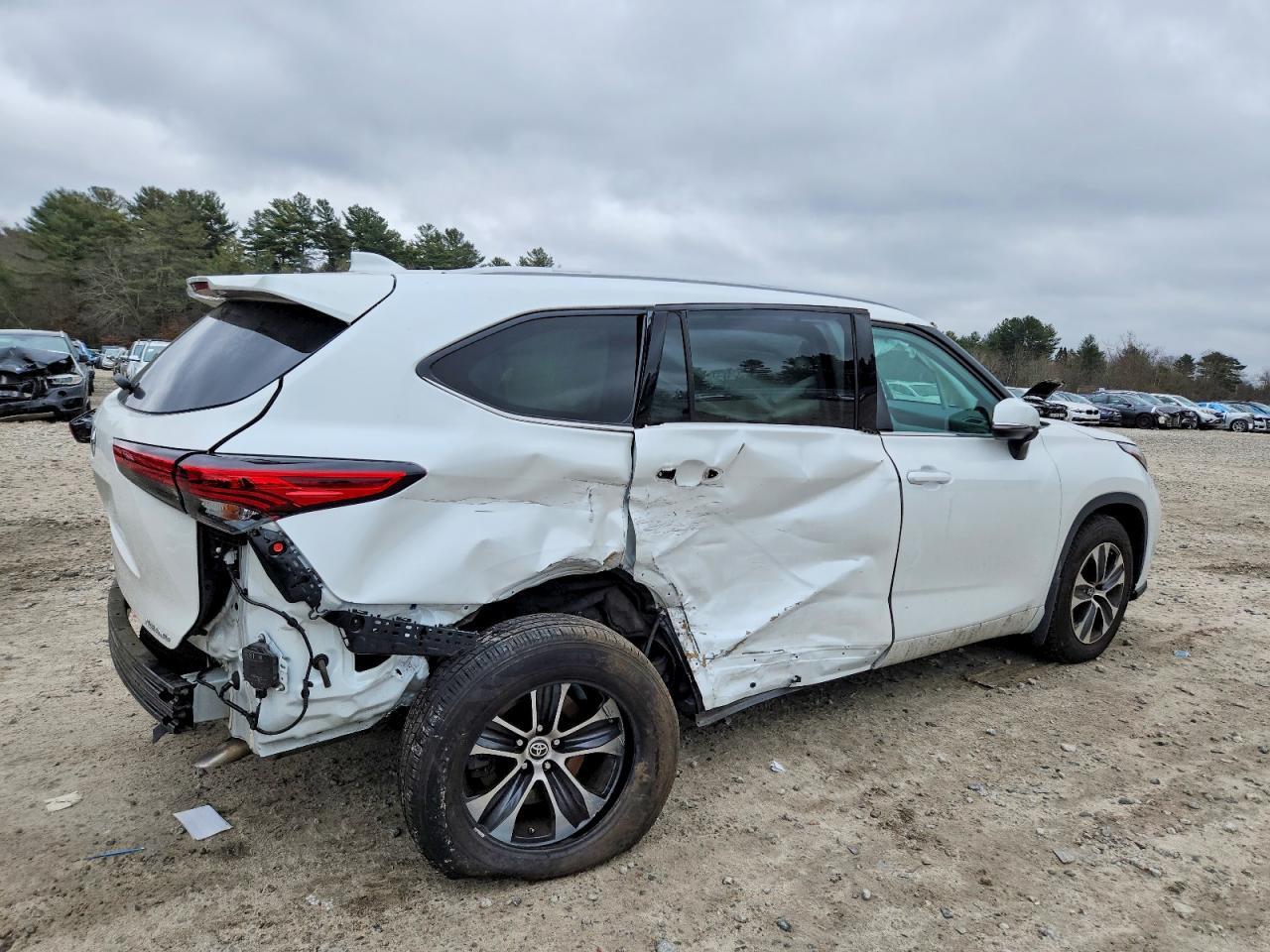 2022 Toyota Highlander Xle - Фото 3