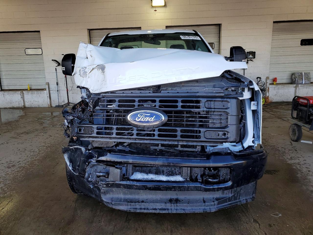 2023 Ford F250 Super Duty - Фото 5
