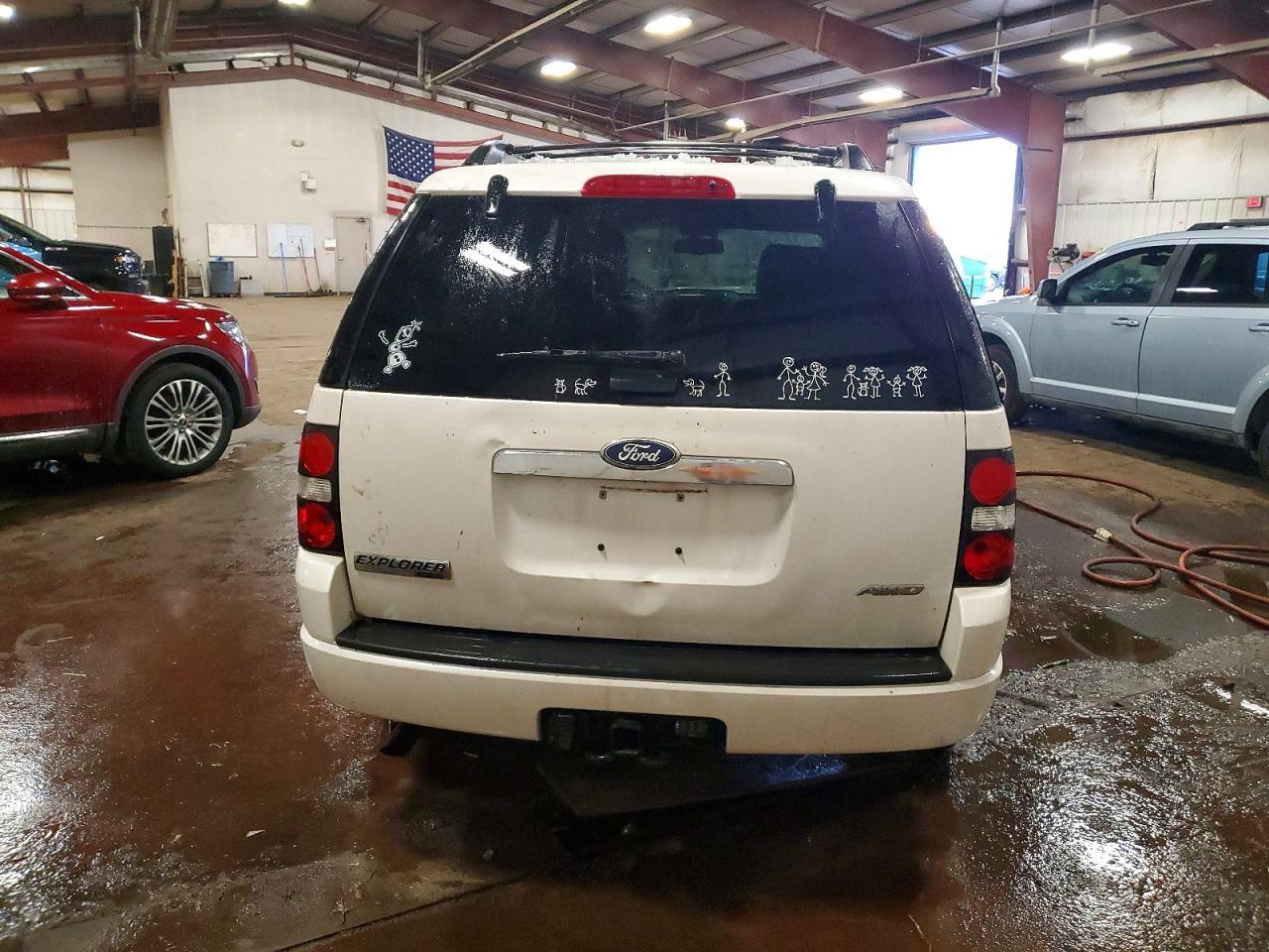 2010 Ford Explorer Limited - Image 6