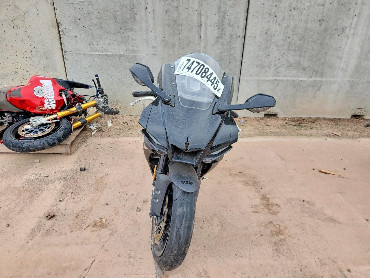 2024 Yamaha Yzfr1 - Фото 2