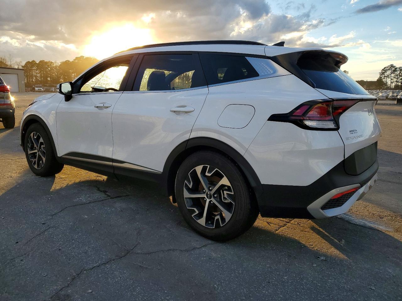 2025 Kia Sportage Ex - Image 2