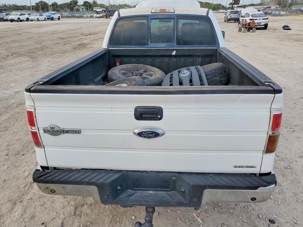 2013 Ford F150 Super Cab - Фото 6