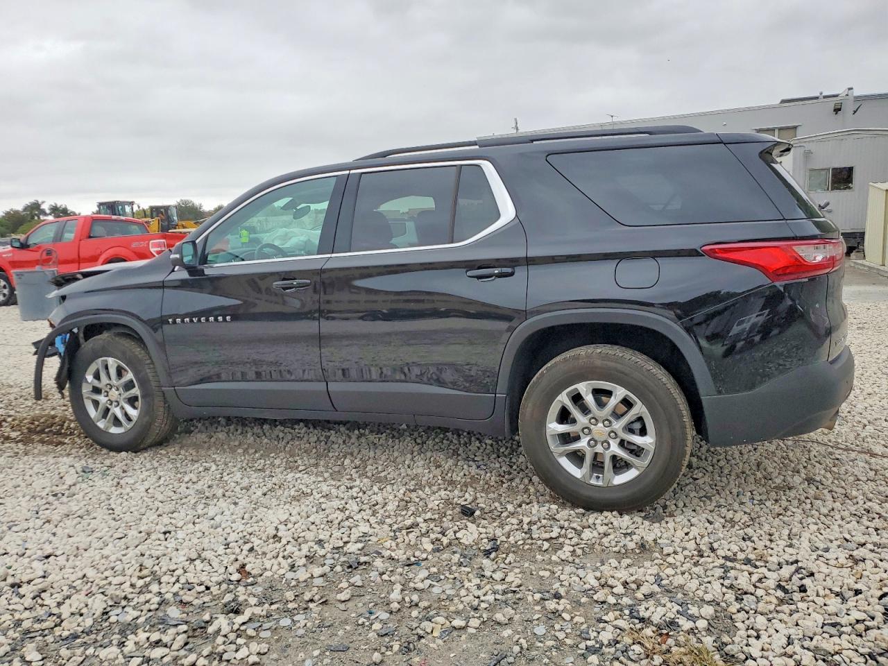 2021 Chevrolet Traverse Lt - Фото 2