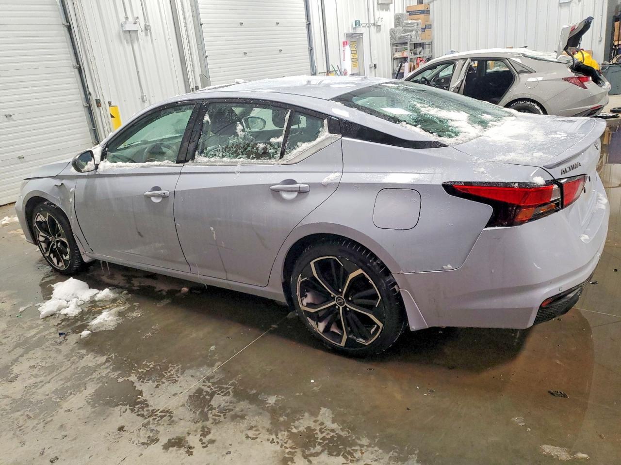 2023 Nissan Altima 2.5 Sr 4Dr Aw - Фото 2