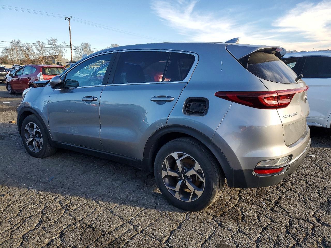2021 Kia Sportage Lx - Image 2