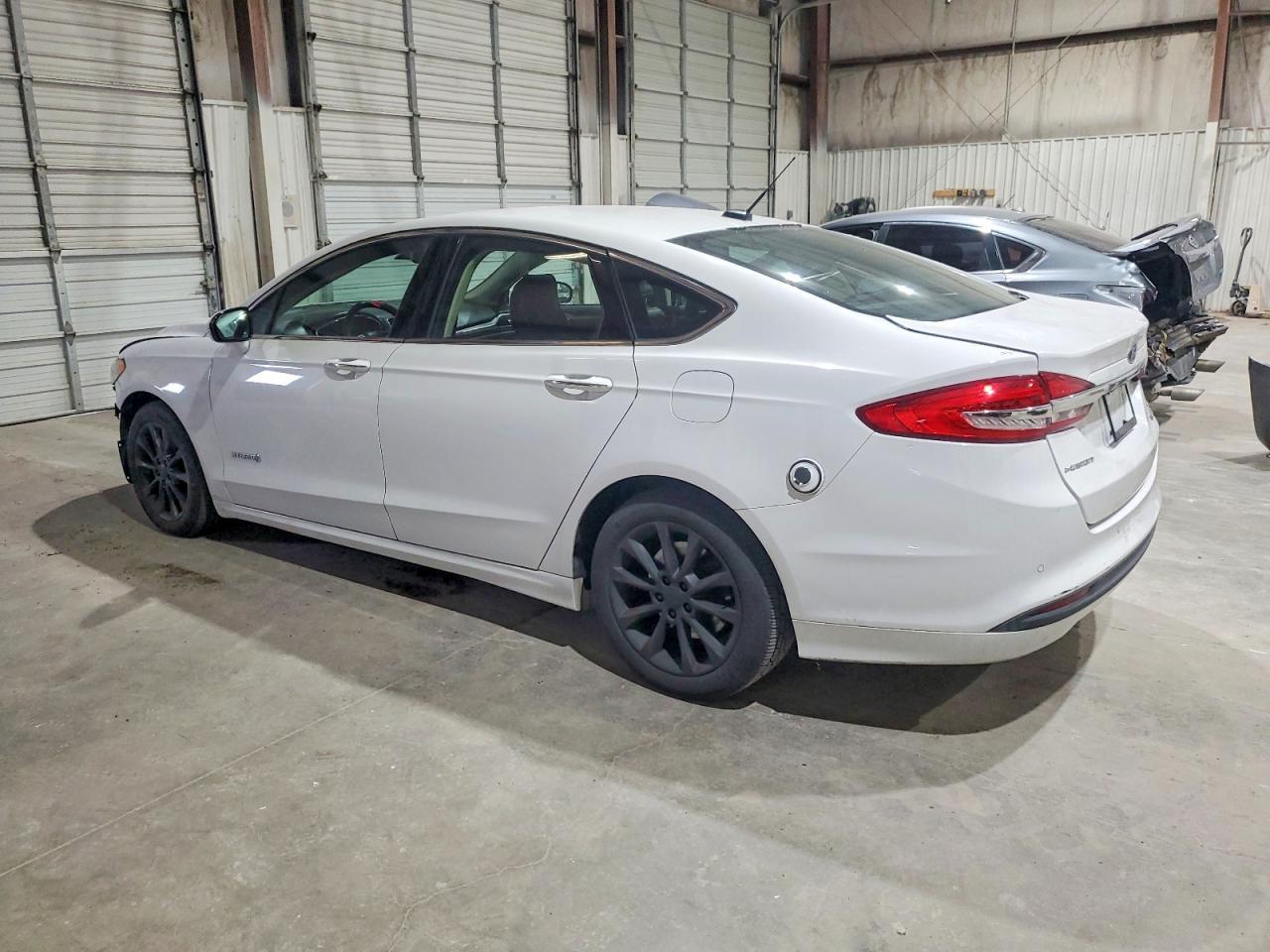 2017 Ford Fusion Se Hybrid - Фото 2
