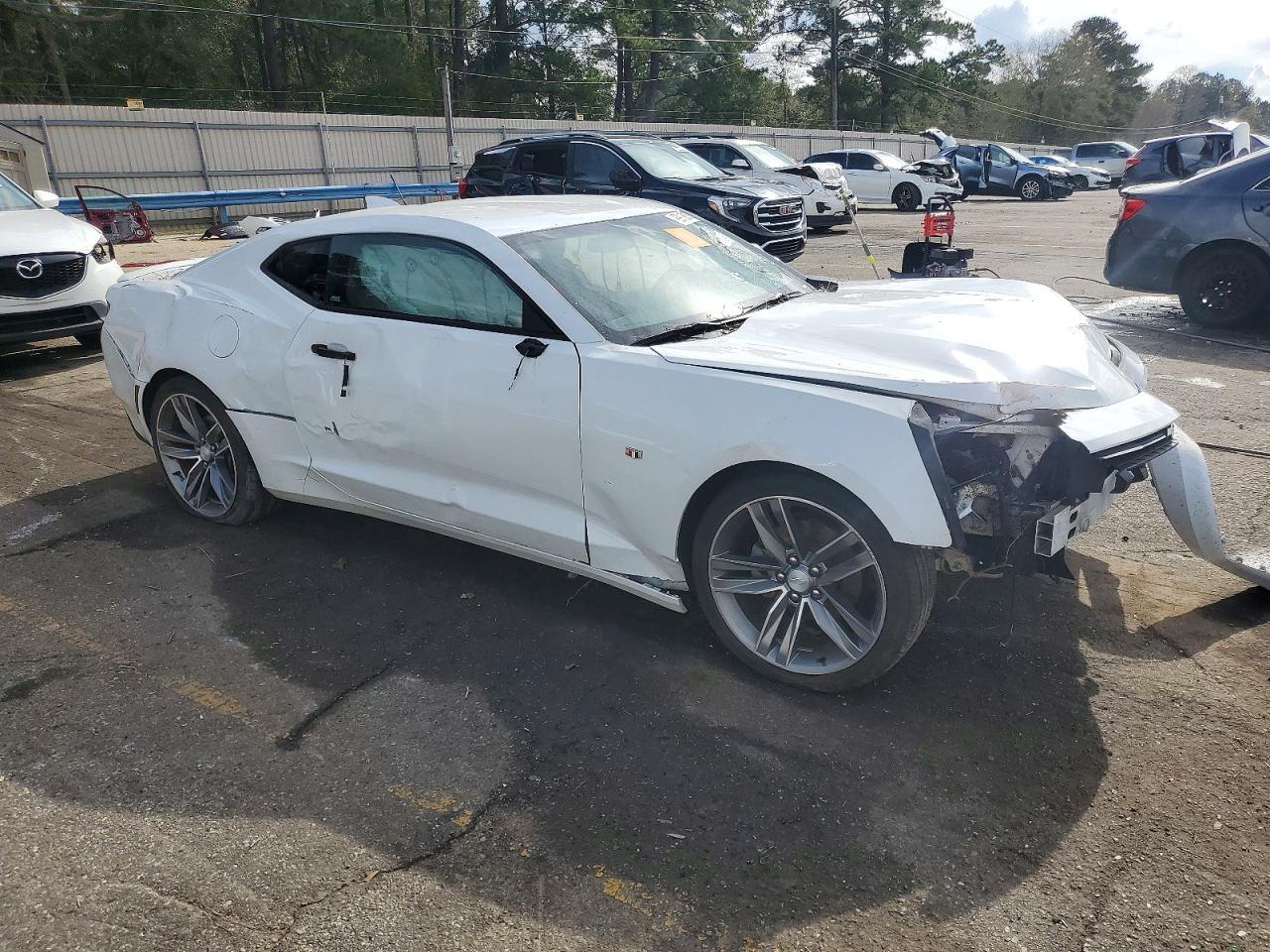 2017 Chevrolet Camaro Lt - Image 4