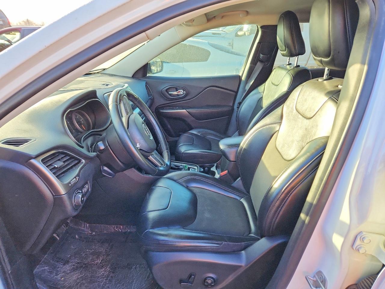 2019 Jeep Cherokee Latitude Plus - Фото 7