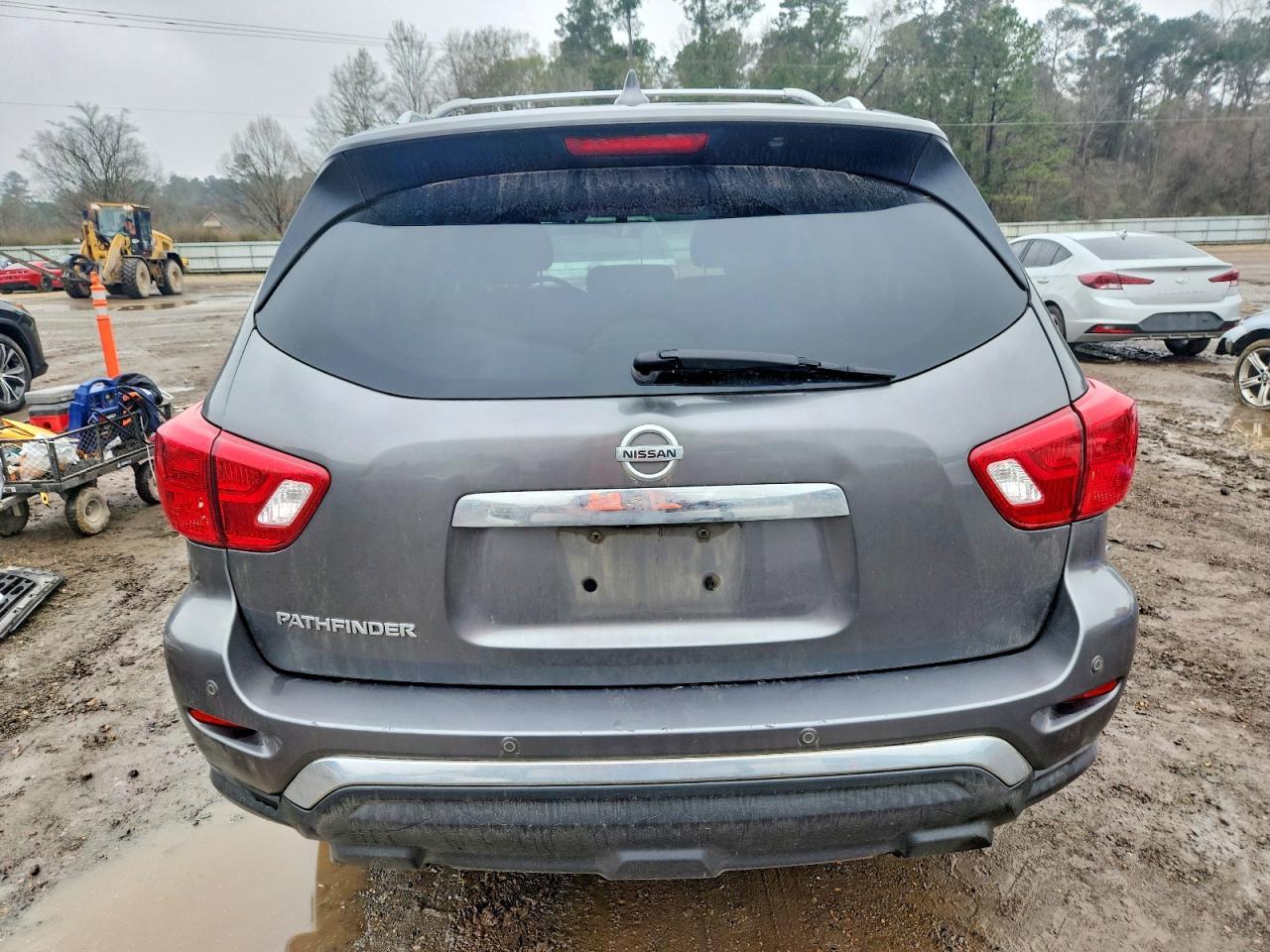 2019 Nissan Pathfinder S - Image 6