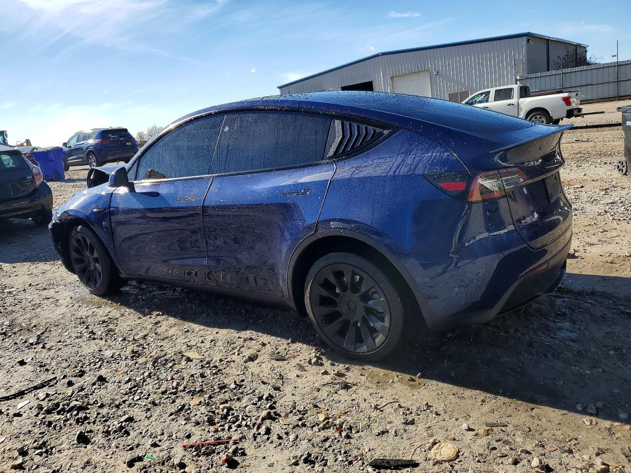 2023 Tesla Model Y - Фото 2