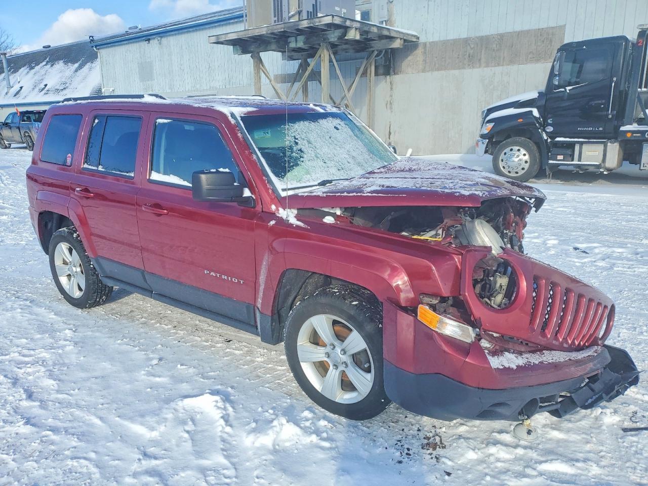 2013 Jeep Patriot Latitude - Фото 4