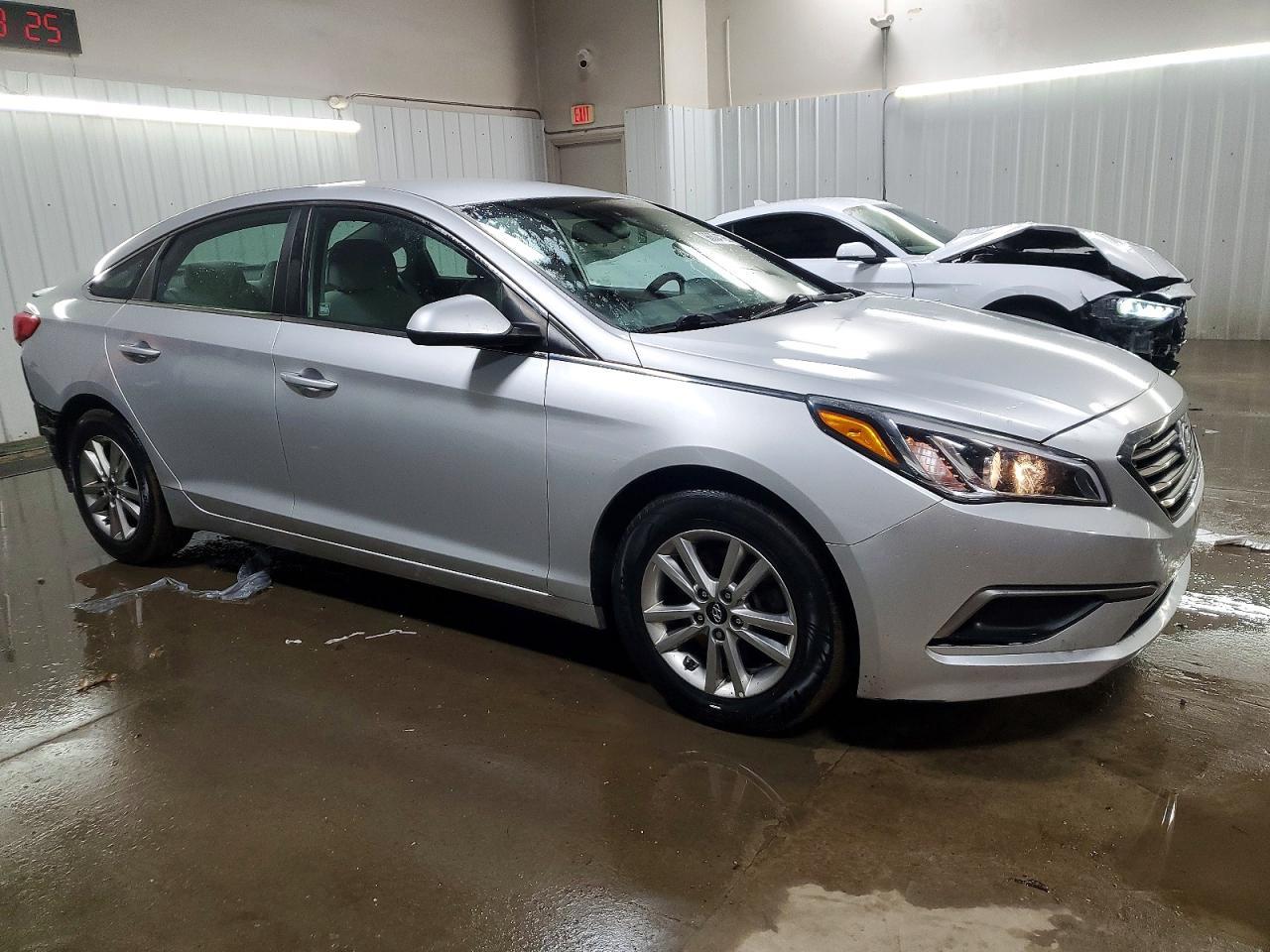 2016 Hyundai Sonata Se - Image 4