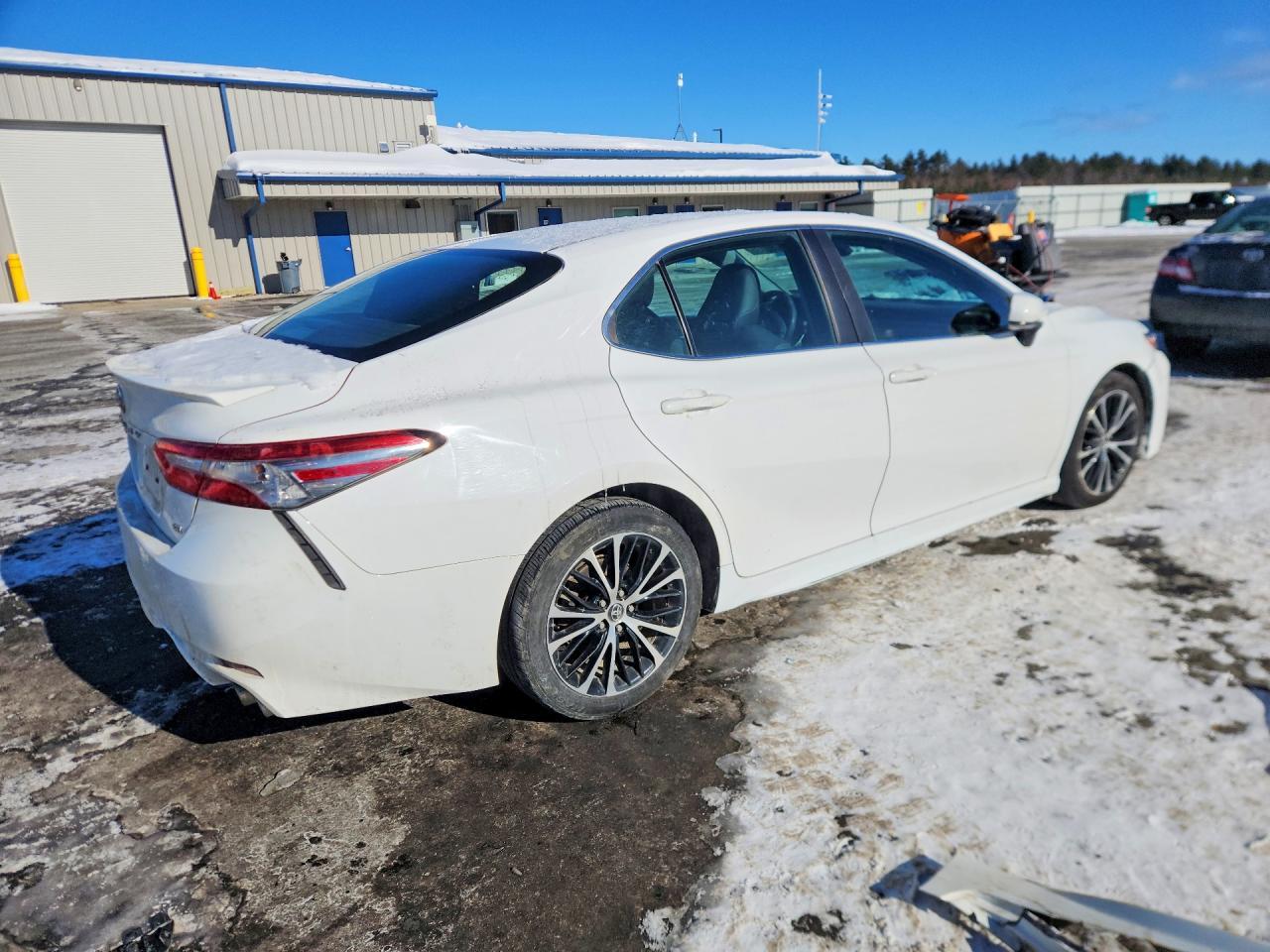2018 Toyota Camry L - Фото 3