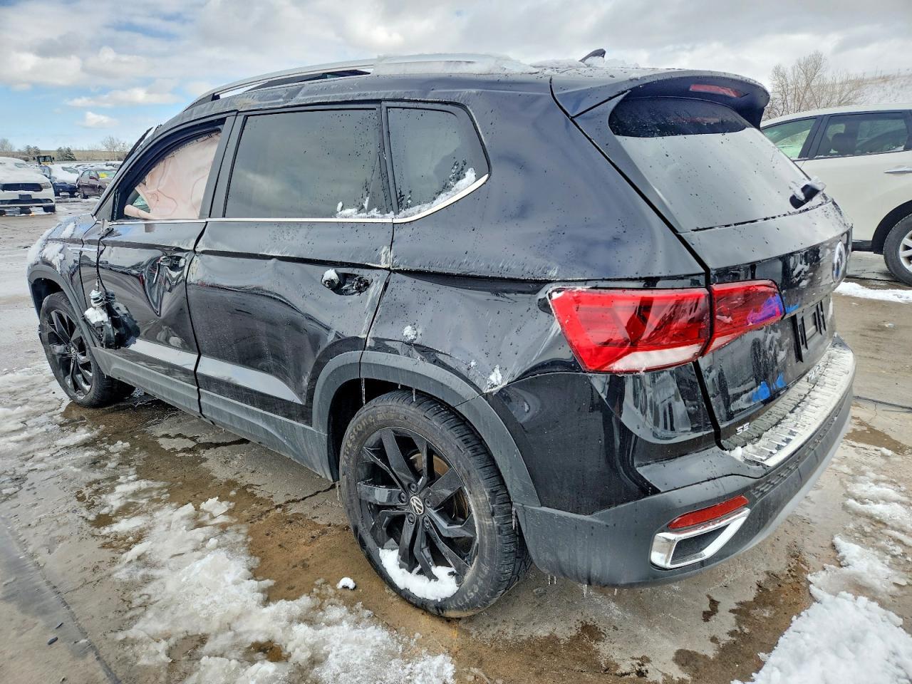 2023 Volkswagen Taos Se - Фото 2