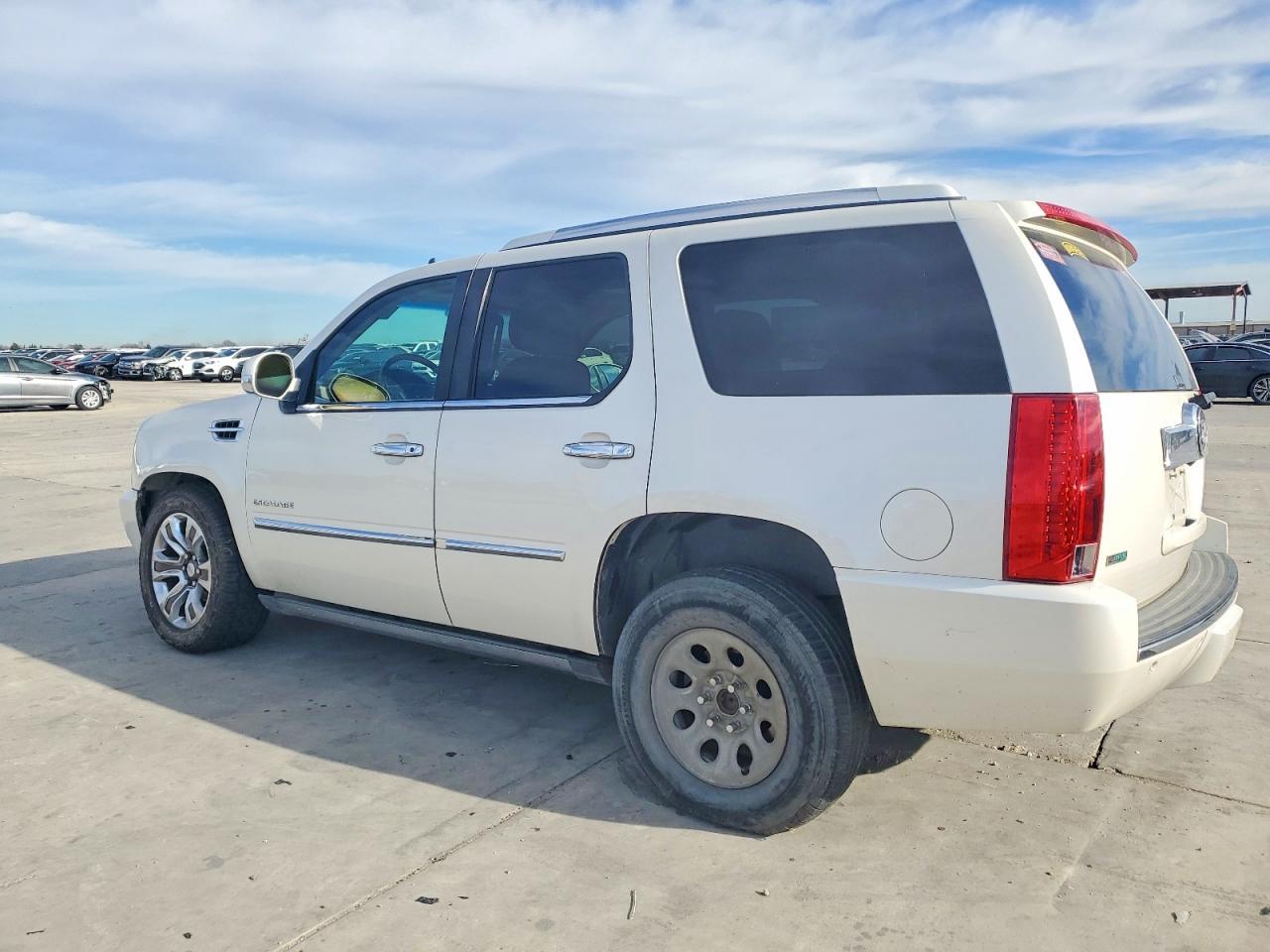 2010 Cadillac Escalade Premium - Фото 2