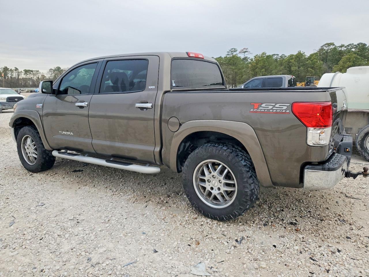 2011 Toyota Tundra Grade - Image 2