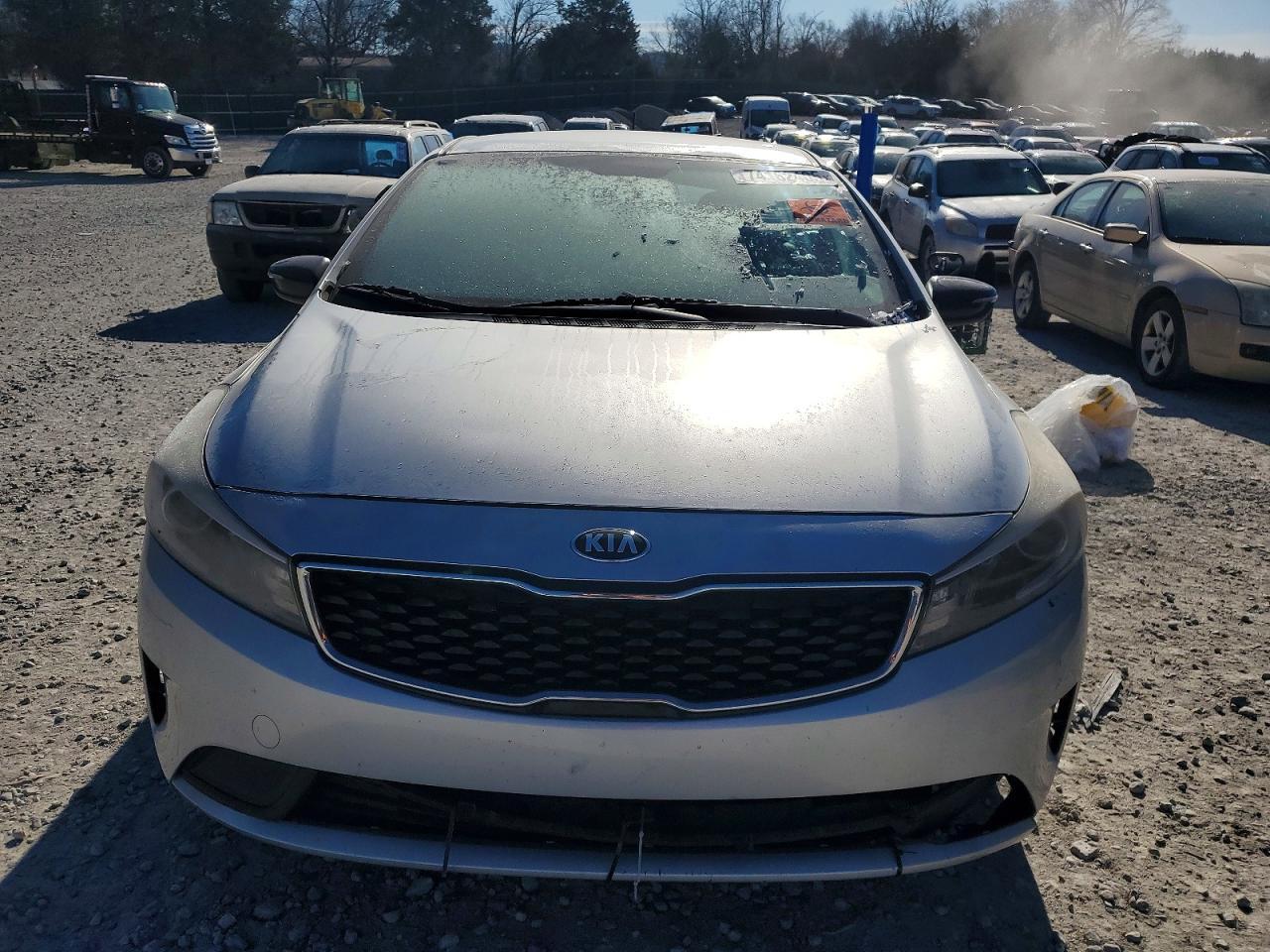 2017 Kia Forte Lx - Image 5