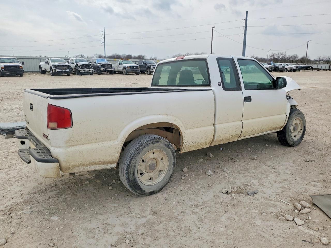 2000 GMC Sonoma - Image 3