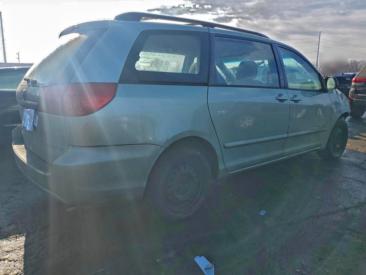 2009 Toyota Sienna Ce - Фото 3
