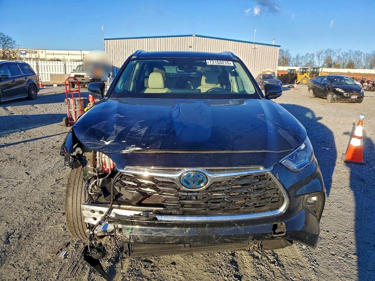 2023 Toyota Highlander Hybrid Limited - Image 5