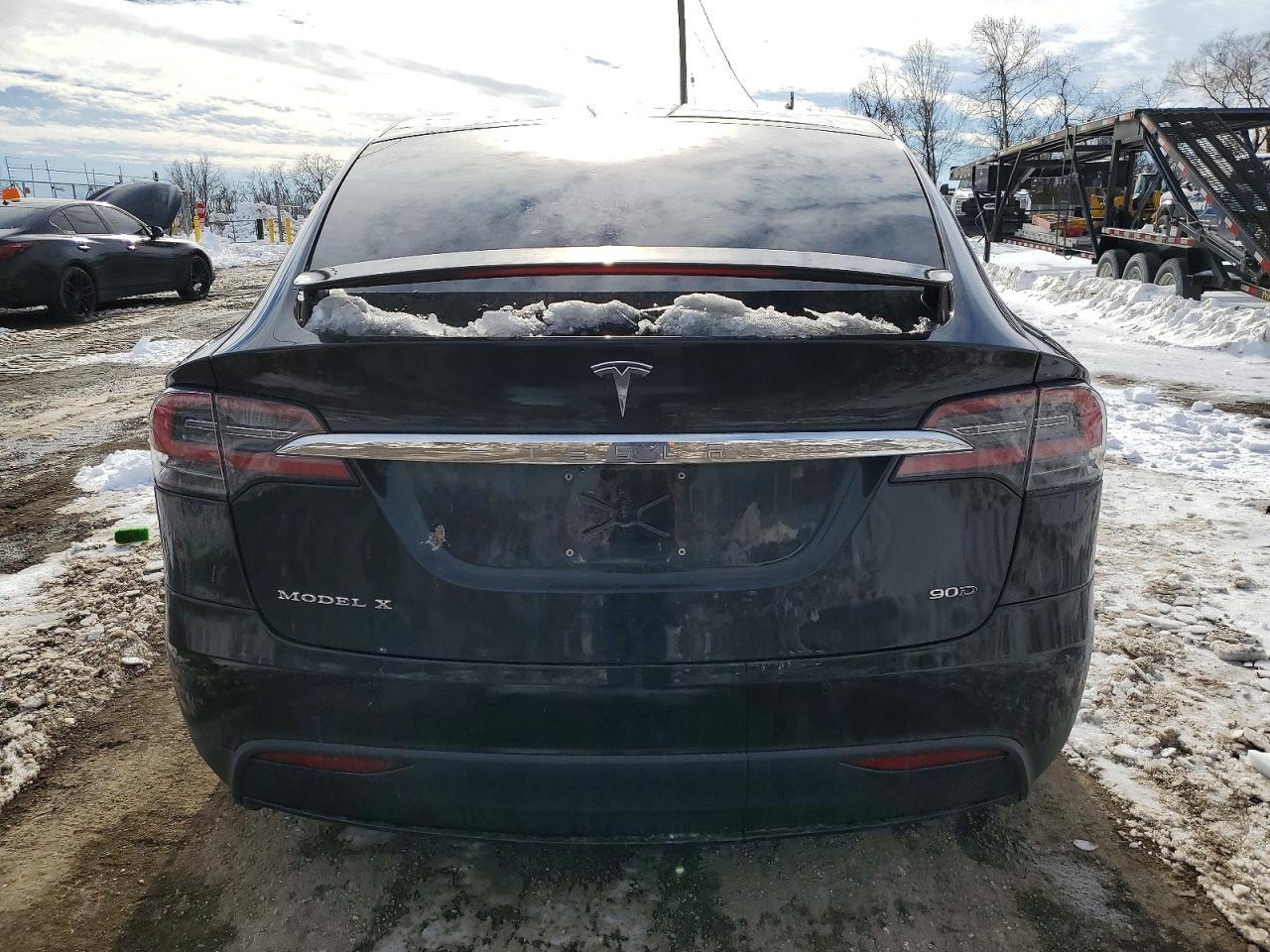 2017 Tesla Model X - Фото 6
