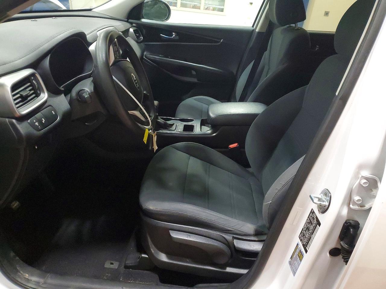 2019 Kia Sorento L - Image 7