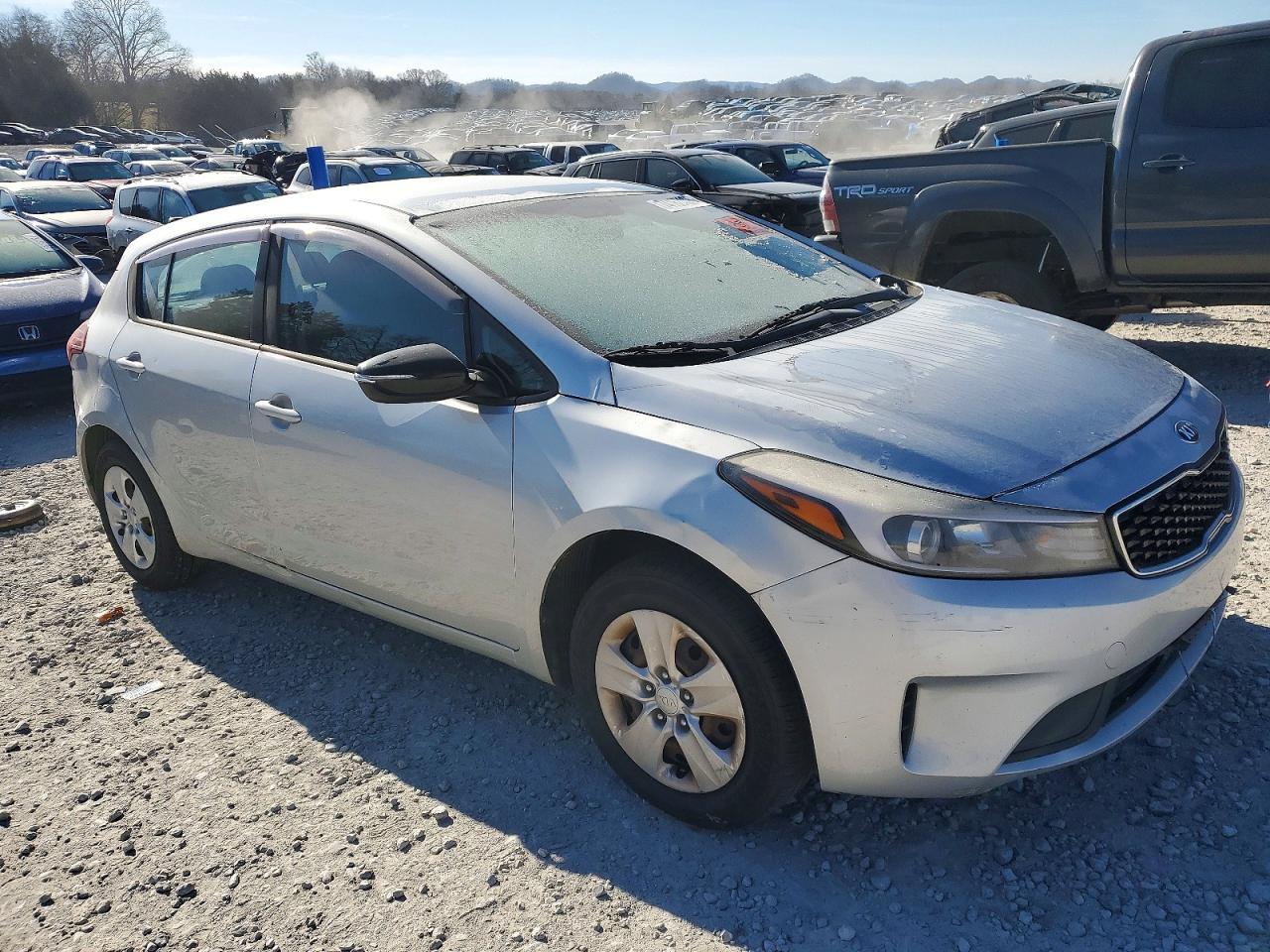 2017 Kia Forte Lx - Image 4