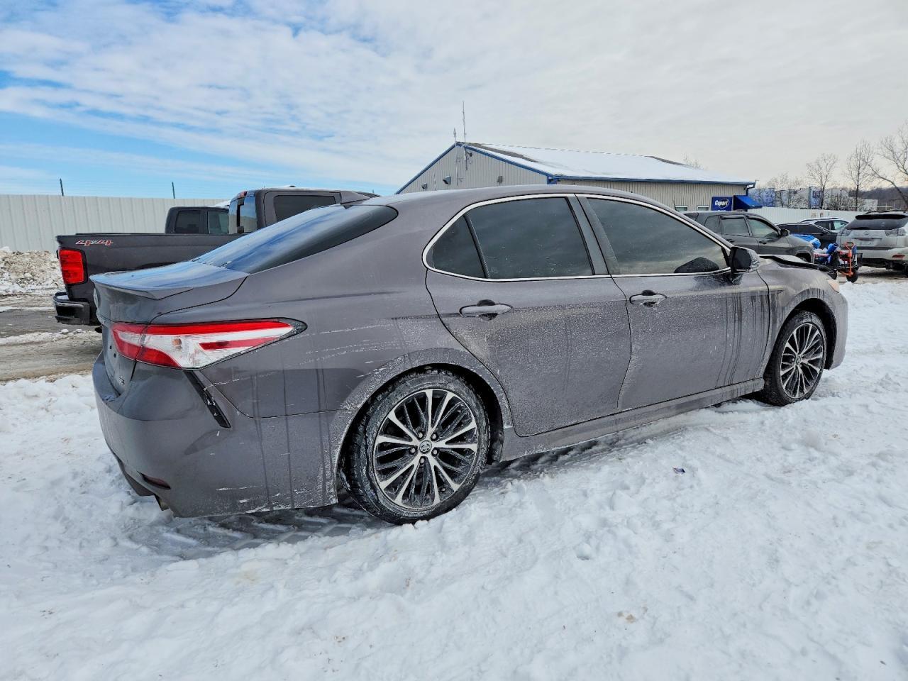 2020 Toyota Camry Se - Image 3