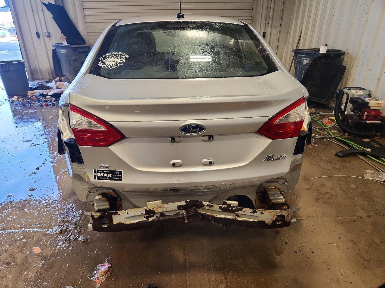 2016 Ford Fiesta Se - Фото 6