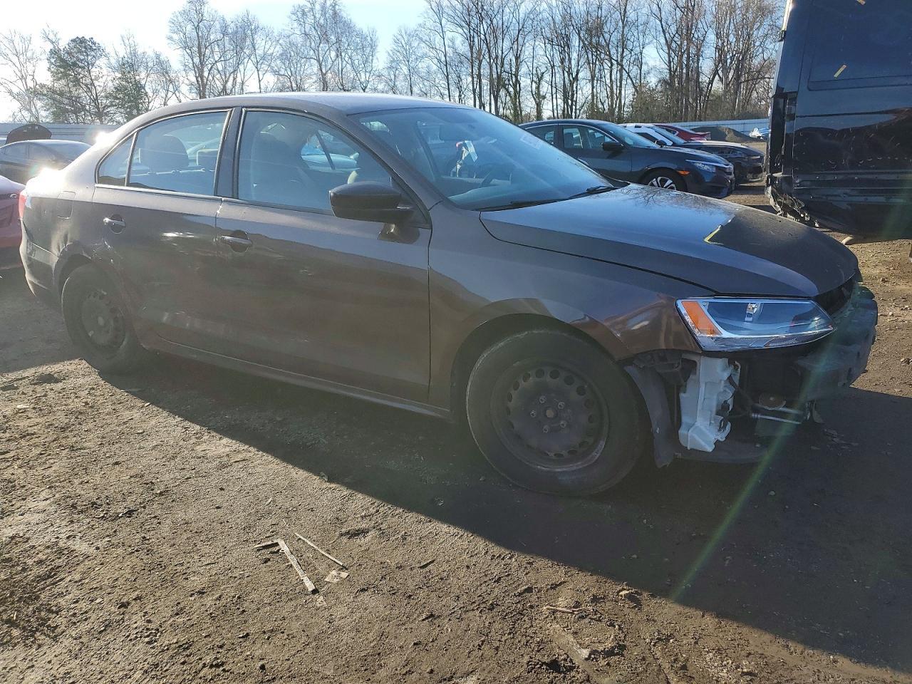 2014 Volkswagen Jetta Base - Image 4
