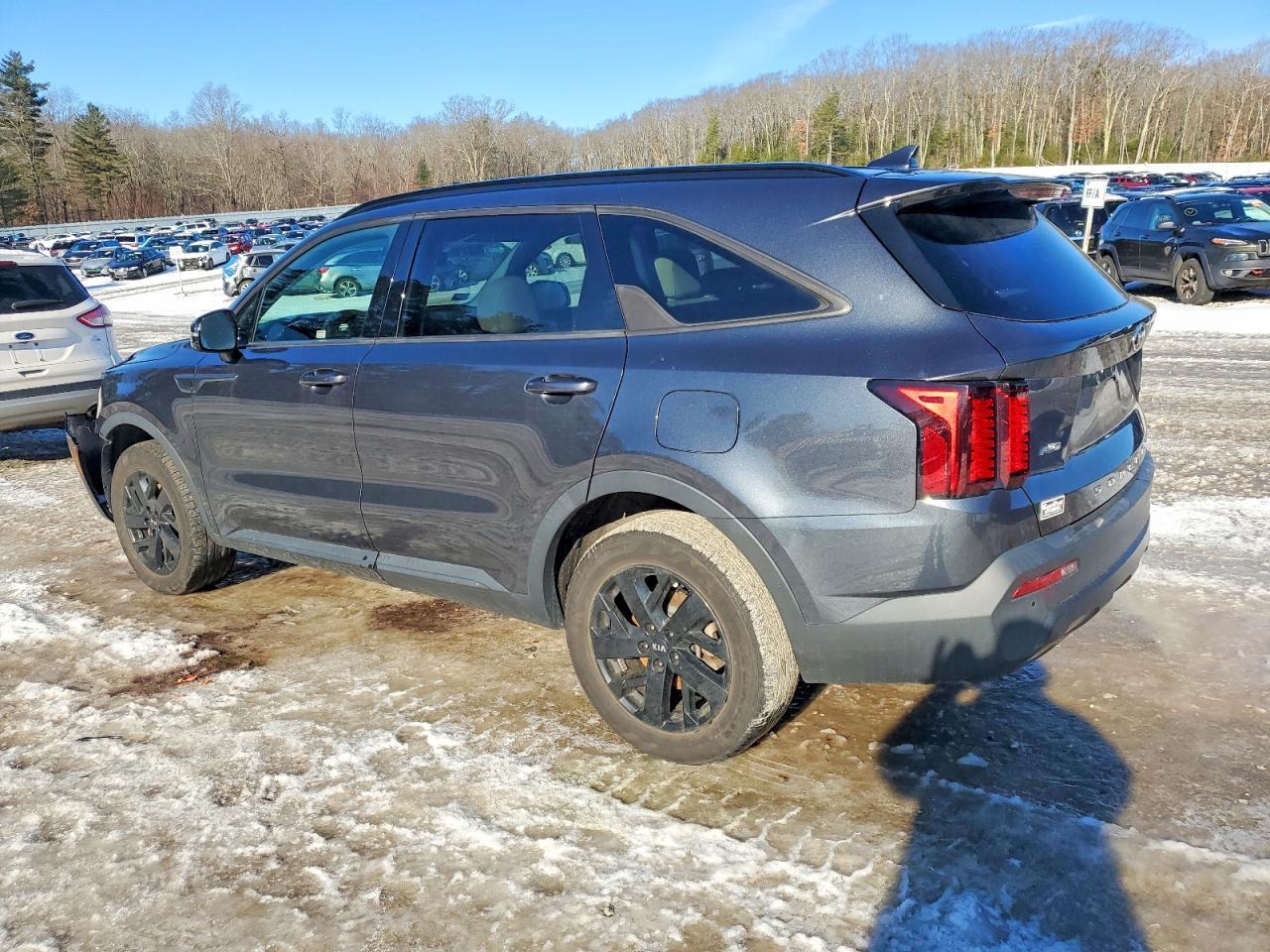 2021 Kia Sorento S - Image 2