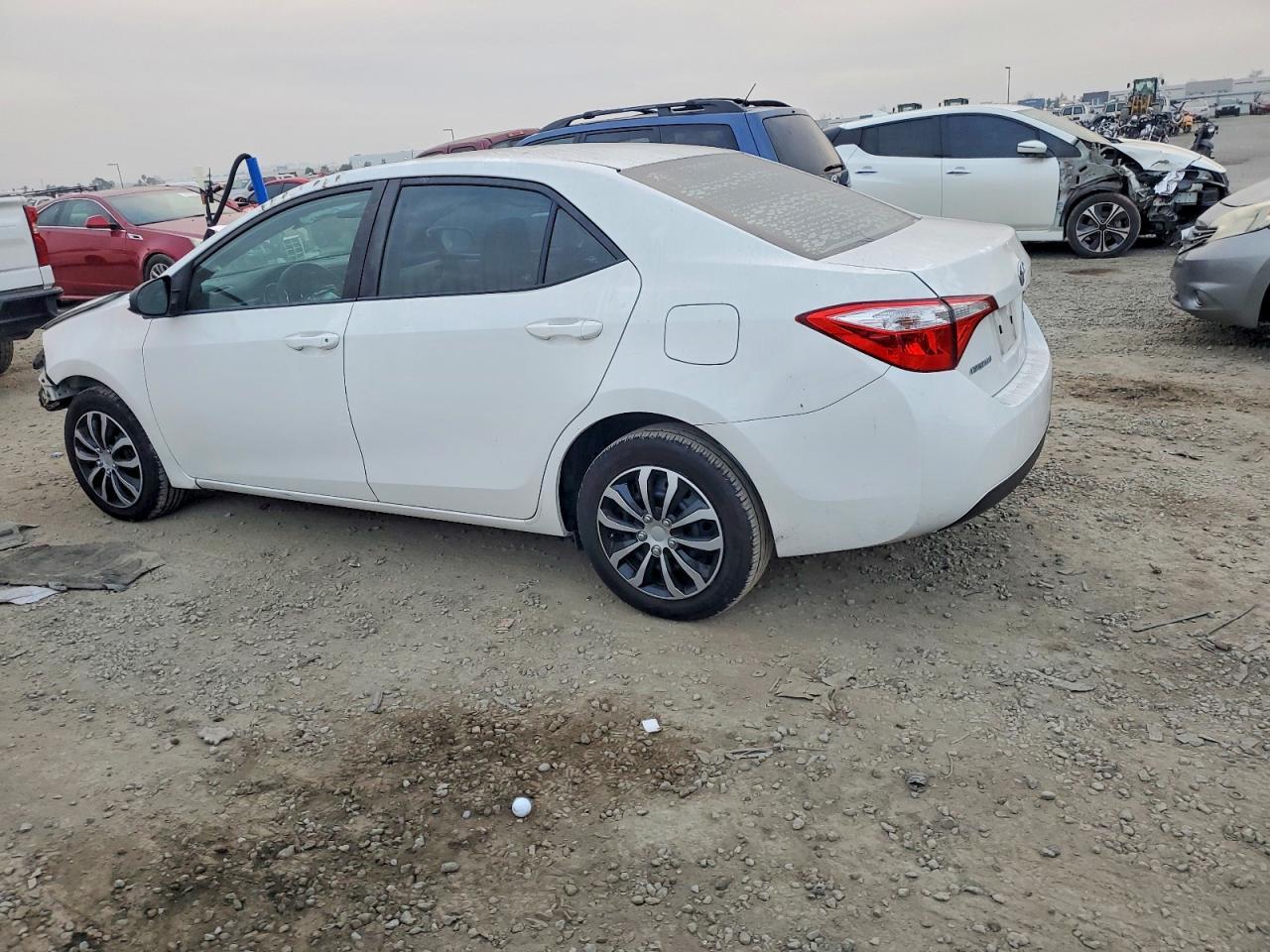2015 Toyota Corolla L - Фото 2