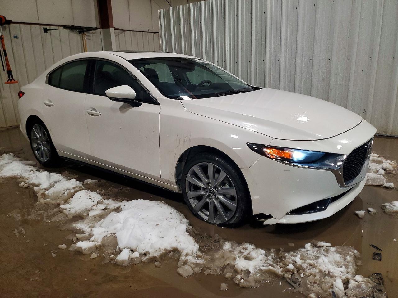 2025 Mazda 3 Preferred - Фото 4