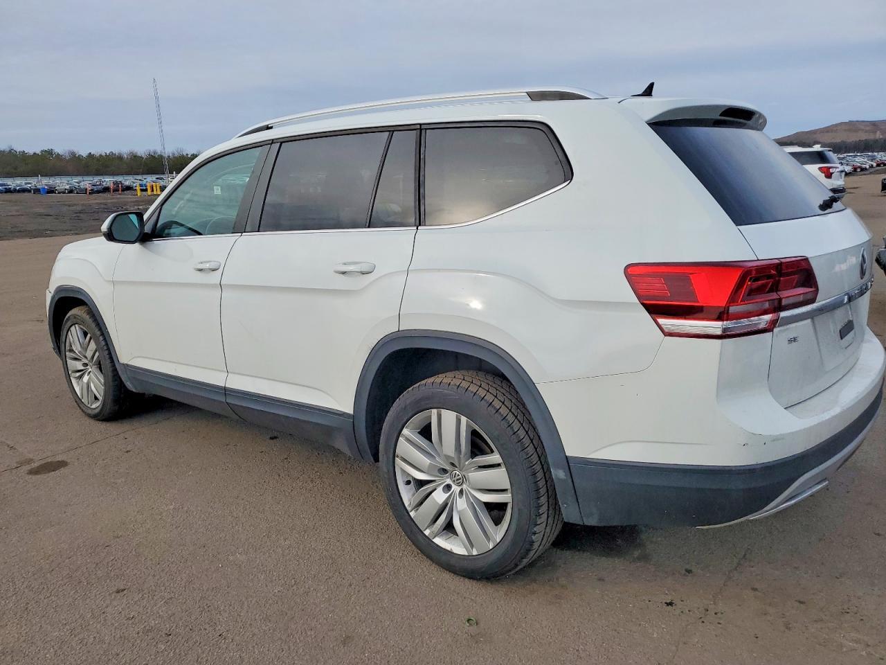 2019 Volkswagen Atlas Se - Image 2