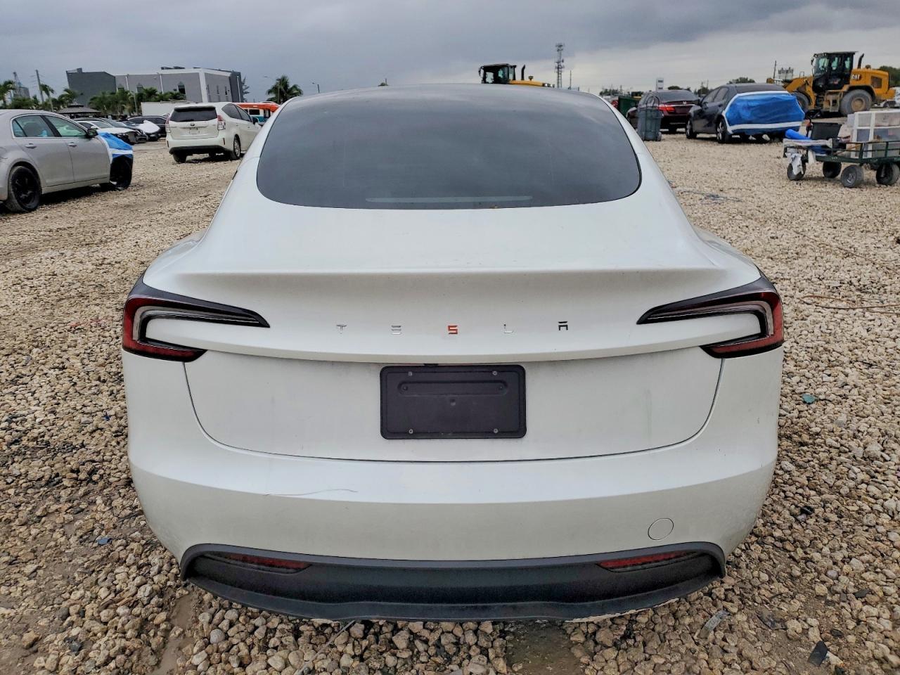 2024 Tesla Model 3 - Фото 6