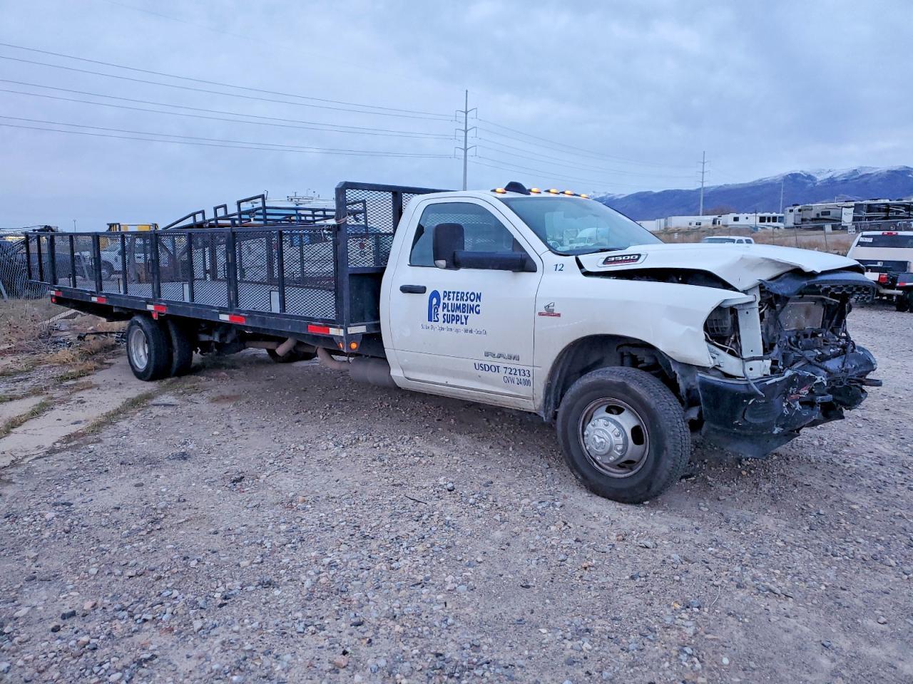 2022 Ram 3500 Flatbed Truck - Фото 4