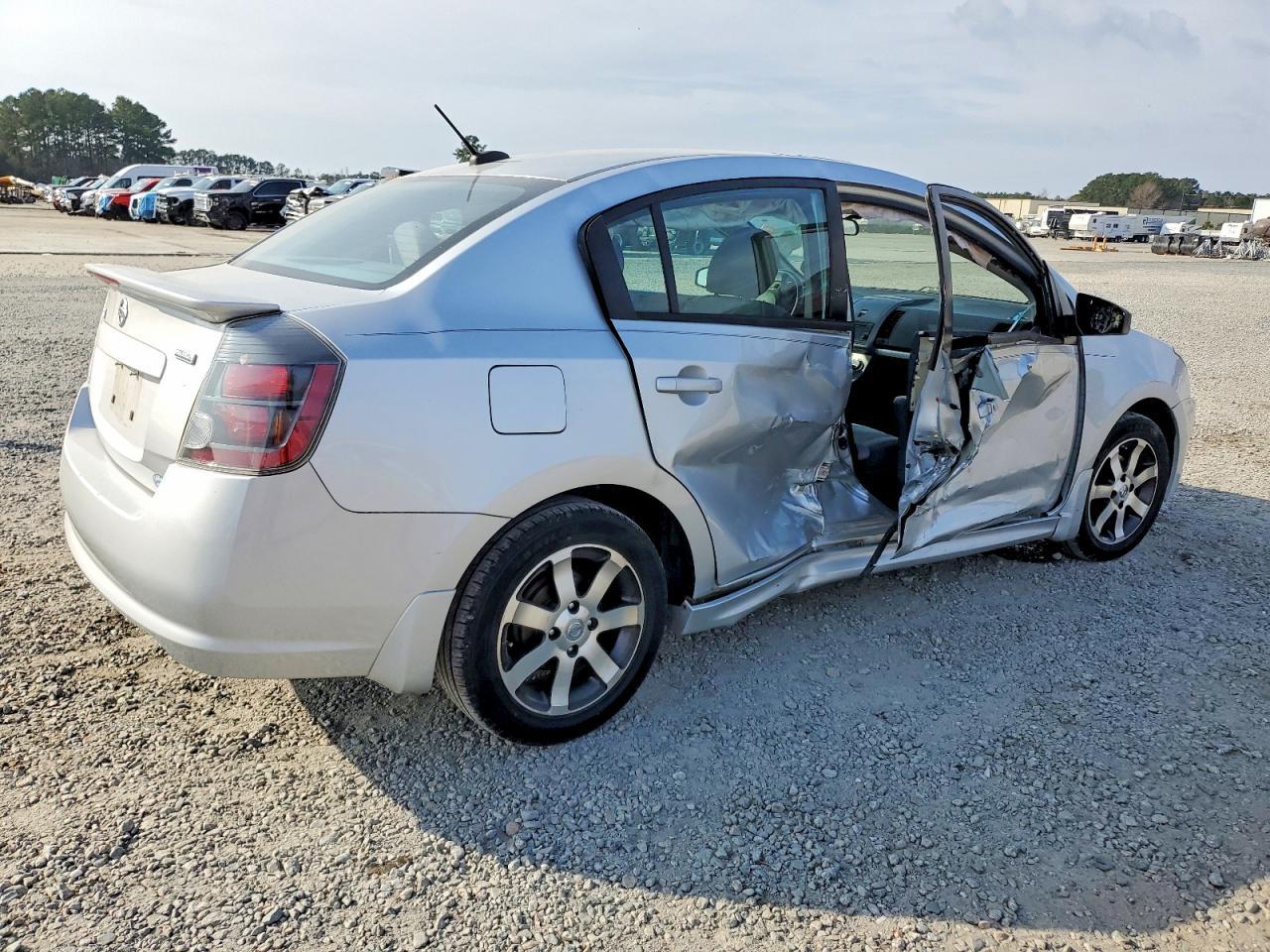 2012 Nissan Sentra 2.0 - Фото 3