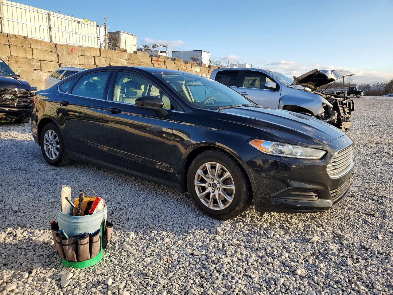 2015 Ford Fusion S - Фото 4