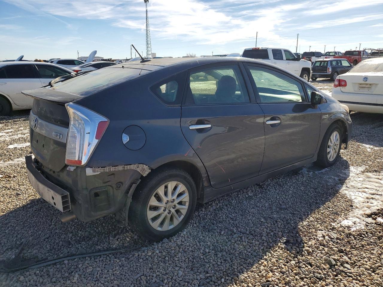 2015 Toyota Prius Plug-In - Фото 3