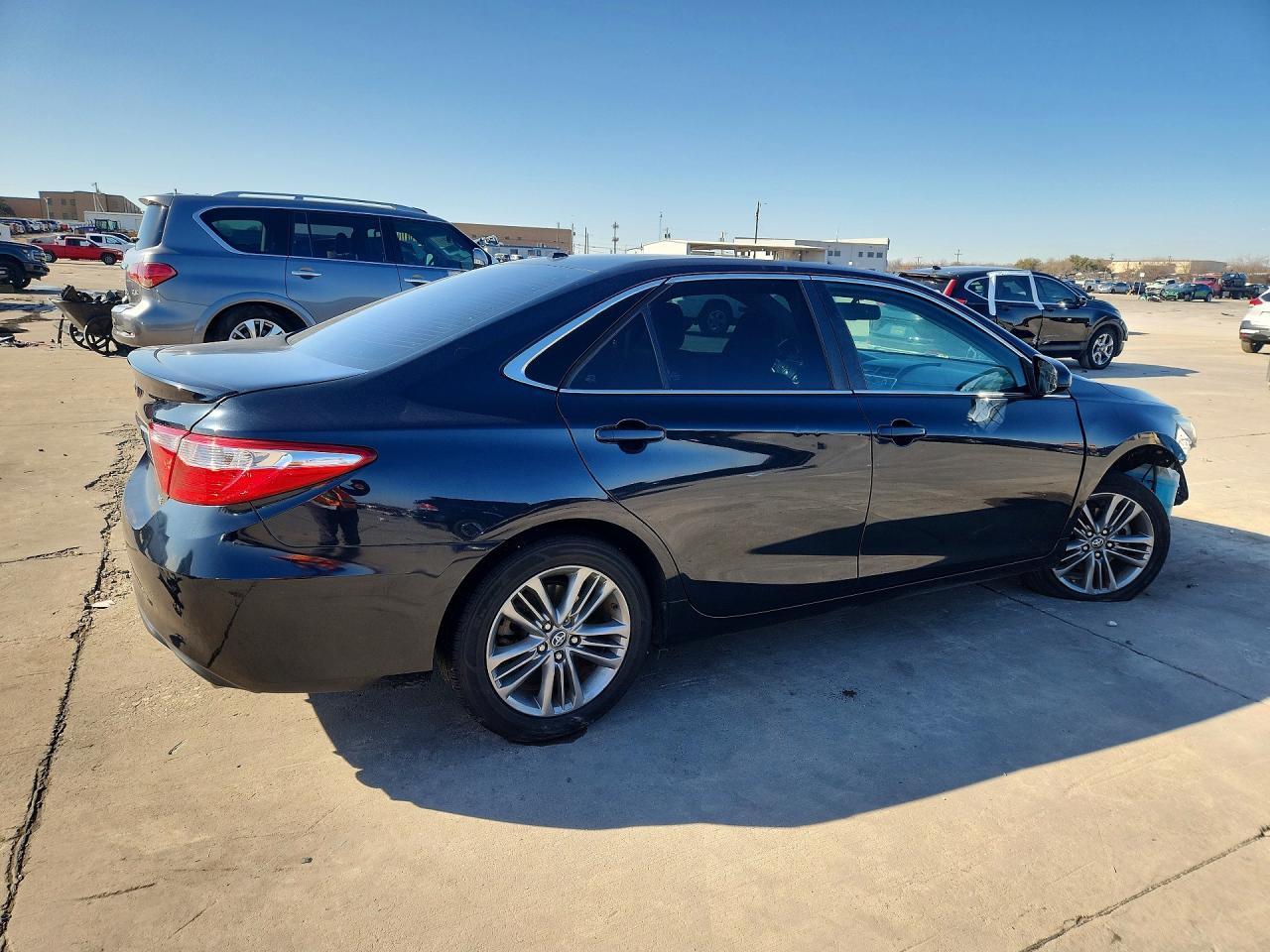 2017 Toyota Camry Se - Фото 3