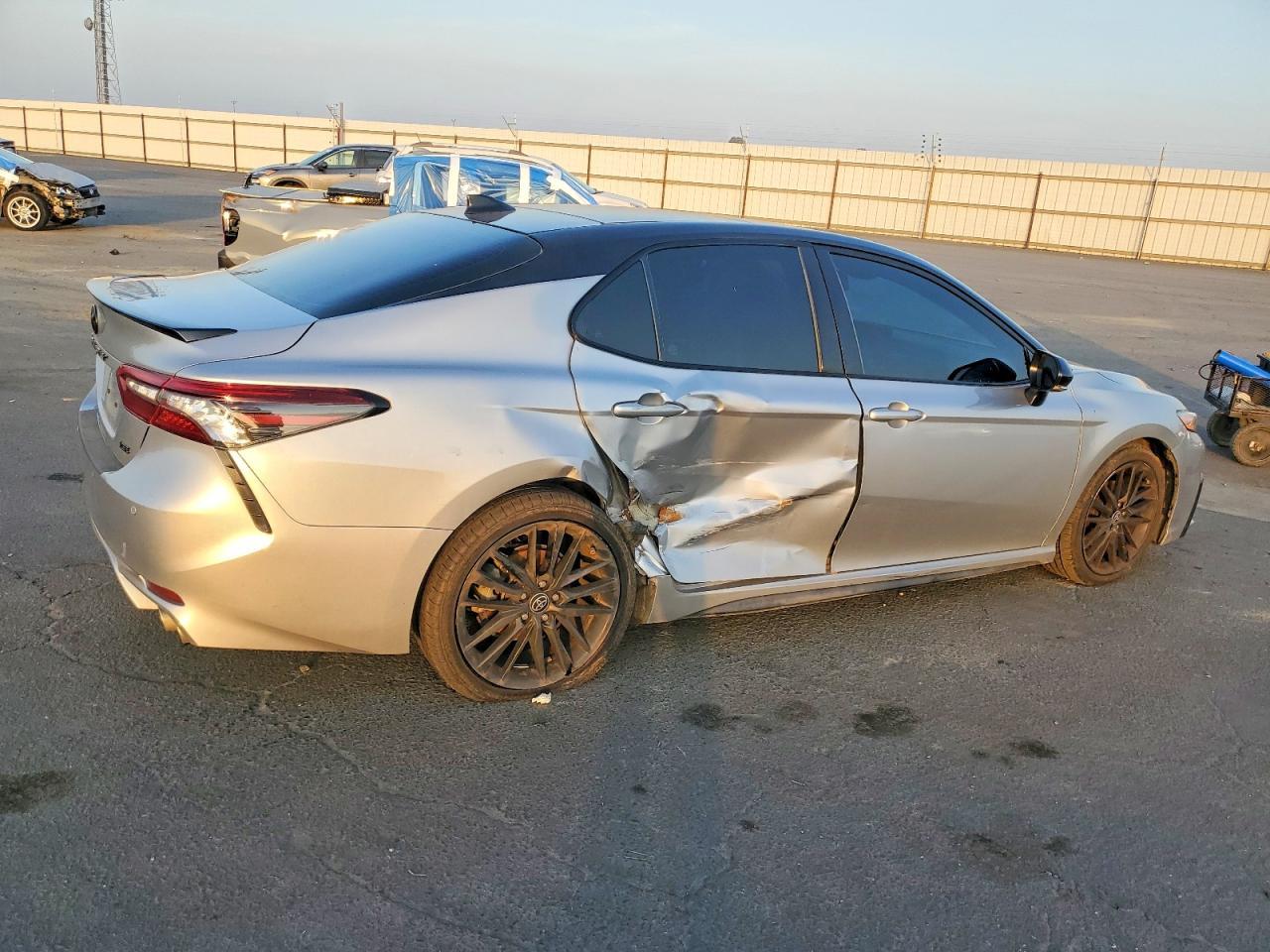 2021 Toyota Camry Trd - Фото 3
