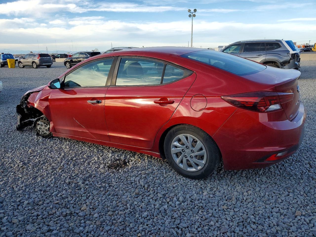 2019 Hyundai Elantra Se - Image 2