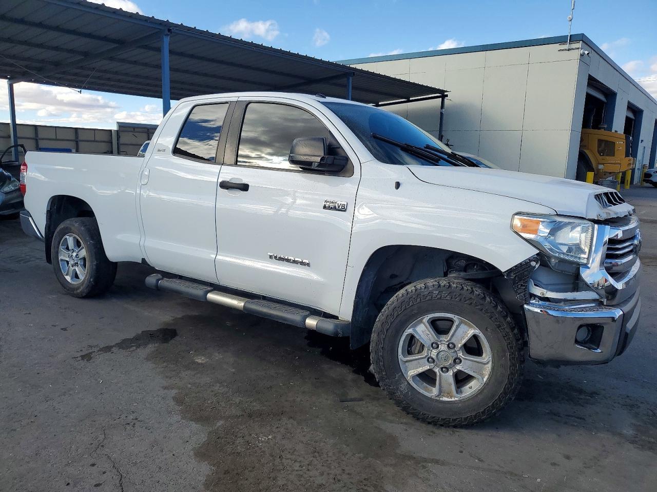 2017 Toyota Tundra Sr5 - Image 4