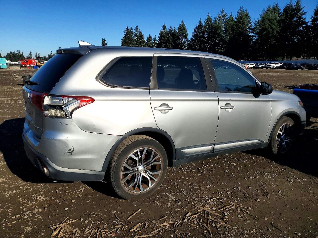 2018 Mitsubishi Outlander Es - Фото 3